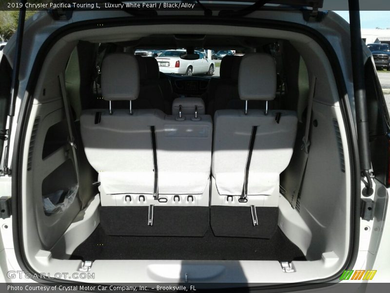 Luxury White Pearl / Black/Alloy 2019 Chrysler Pacifica Touring L