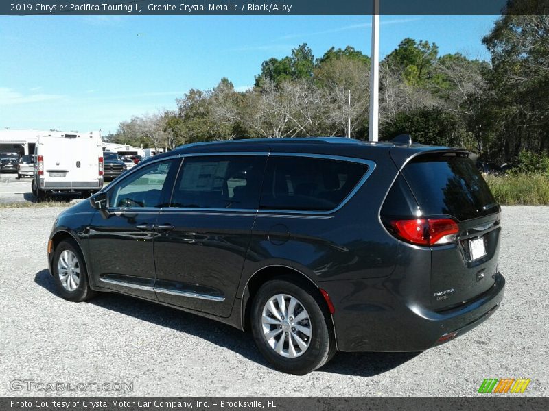 Granite Crystal Metallic / Black/Alloy 2019 Chrysler Pacifica Touring L