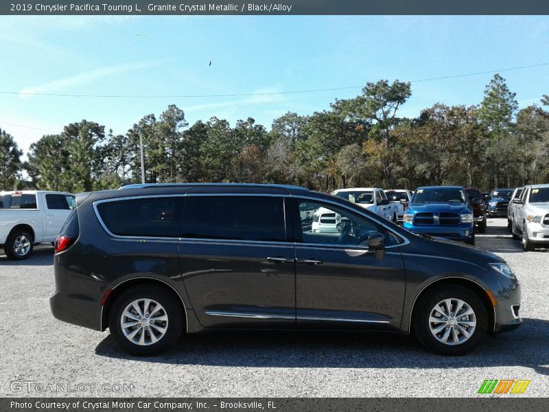 Granite Crystal Metallic / Black/Alloy 2019 Chrysler Pacifica Touring L
