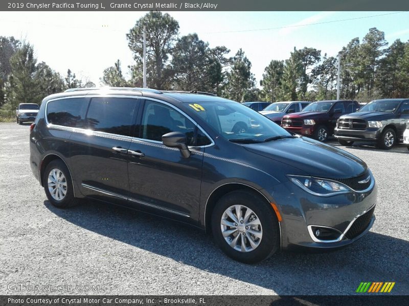 Granite Crystal Metallic / Black/Alloy 2019 Chrysler Pacifica Touring L