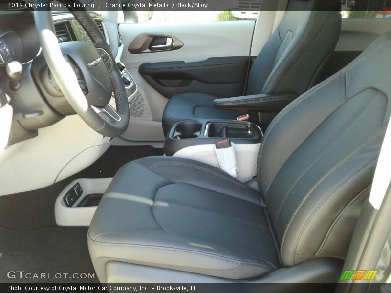 Granite Crystal Metallic / Black/Alloy 2019 Chrysler Pacifica Touring L