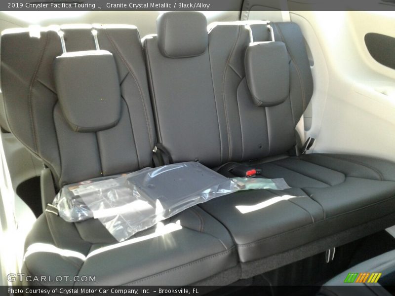 Granite Crystal Metallic / Black/Alloy 2019 Chrysler Pacifica Touring L