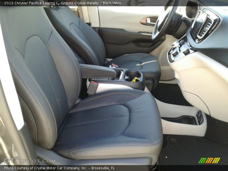 Granite Crystal Metallic / Black/Alloy 2019 Chrysler Pacifica Touring L
