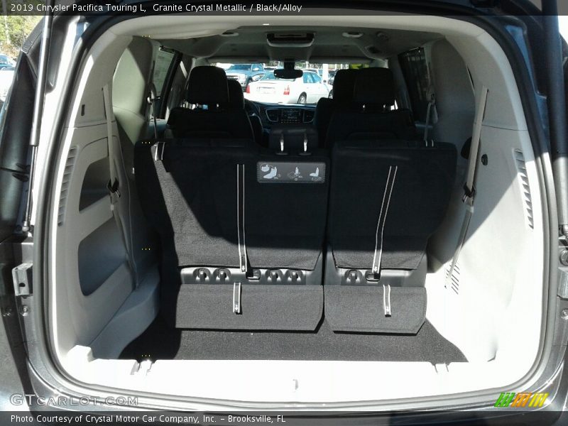 Granite Crystal Metallic / Black/Alloy 2019 Chrysler Pacifica Touring L
