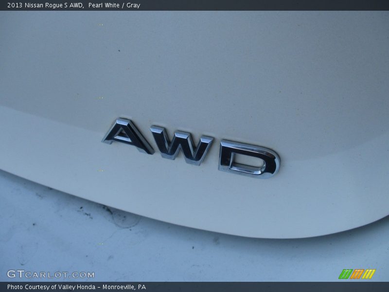 Pearl White / Gray 2013 Nissan Rogue S AWD