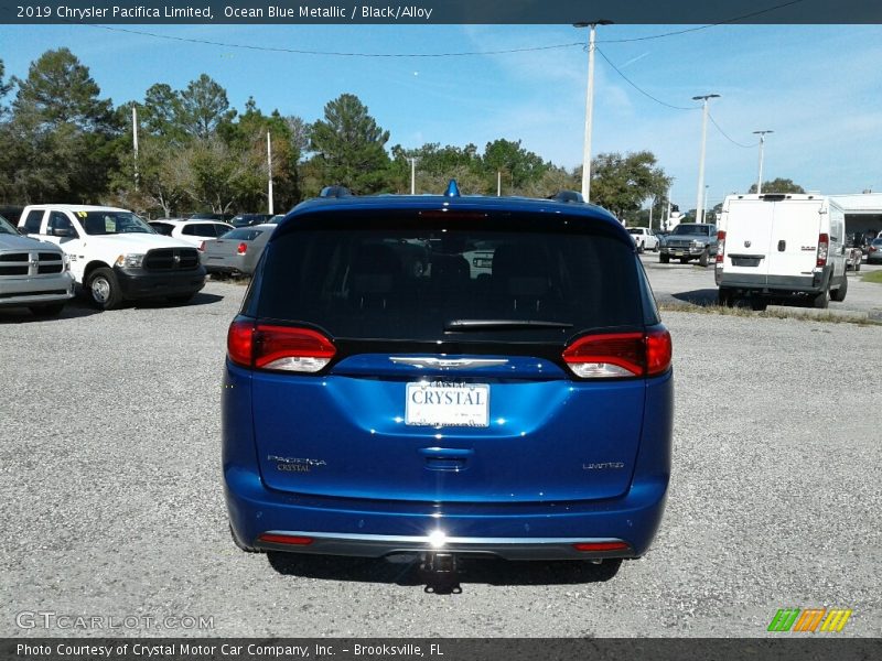 Ocean Blue Metallic / Black/Alloy 2019 Chrysler Pacifica Limited
