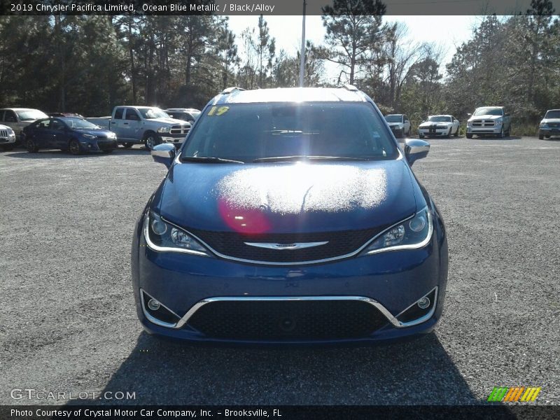 Ocean Blue Metallic / Black/Alloy 2019 Chrysler Pacifica Limited