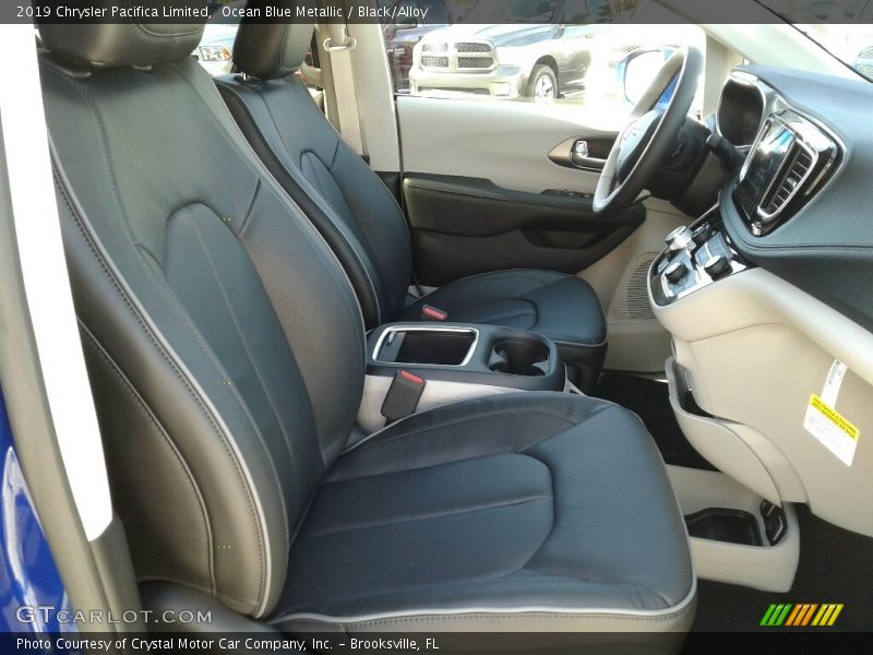 Ocean Blue Metallic / Black/Alloy 2019 Chrysler Pacifica Limited