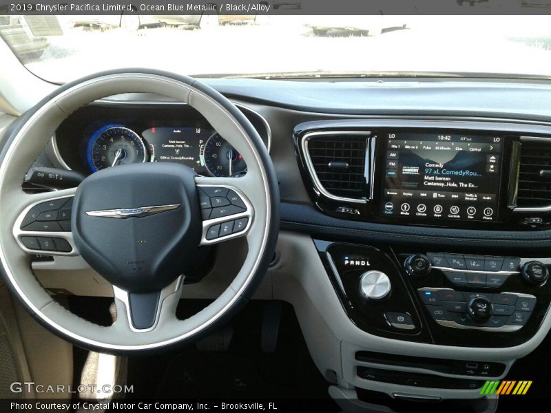 Ocean Blue Metallic / Black/Alloy 2019 Chrysler Pacifica Limited