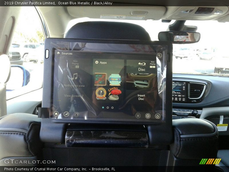 Ocean Blue Metallic / Black/Alloy 2019 Chrysler Pacifica Limited