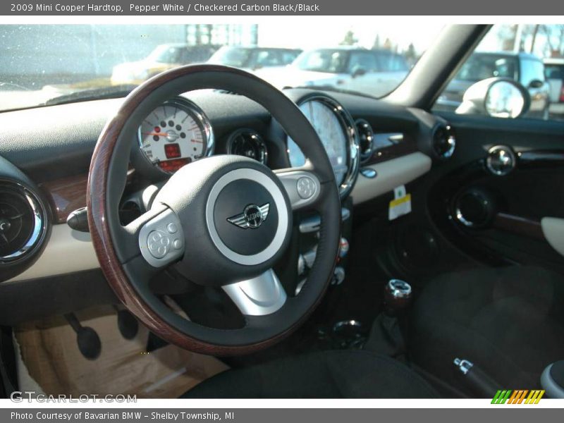 Pepper White / Checkered Carbon Black/Black 2009 Mini Cooper Hardtop