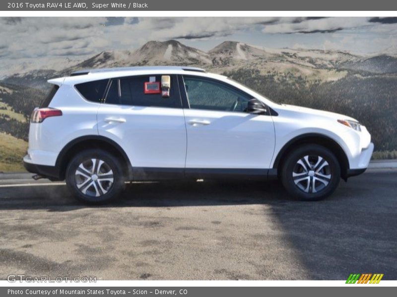 Super White / Black 2016 Toyota RAV4 LE AWD