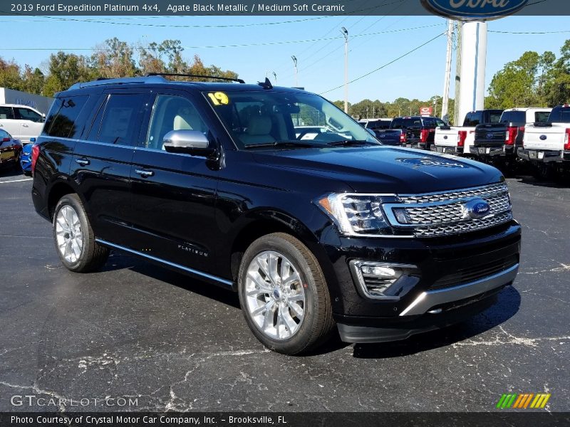 Front 3/4 View of 2019 Expedition Platinum 4x4