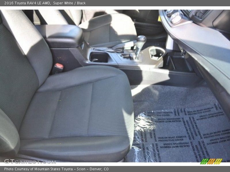 Super White / Black 2016 Toyota RAV4 LE AWD