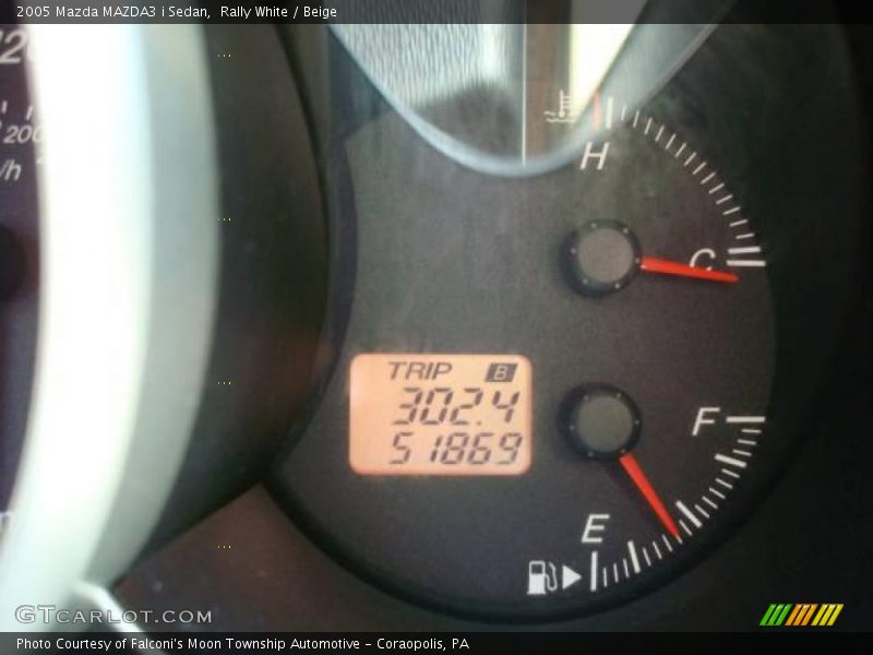 Rally White / Beige 2005 Mazda MAZDA3 i Sedan