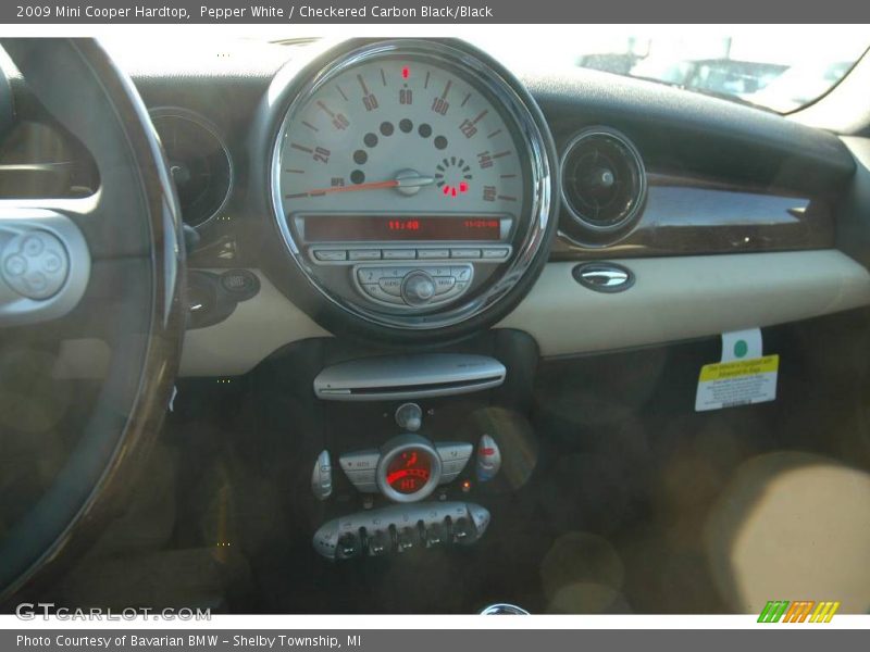 Pepper White / Checkered Carbon Black/Black 2009 Mini Cooper Hardtop