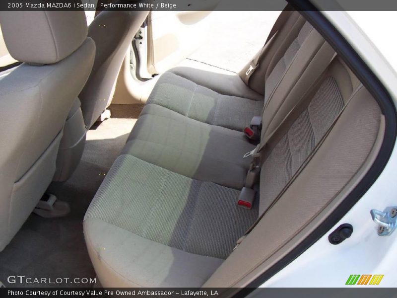 Performance White / Beige 2005 Mazda MAZDA6 i Sedan