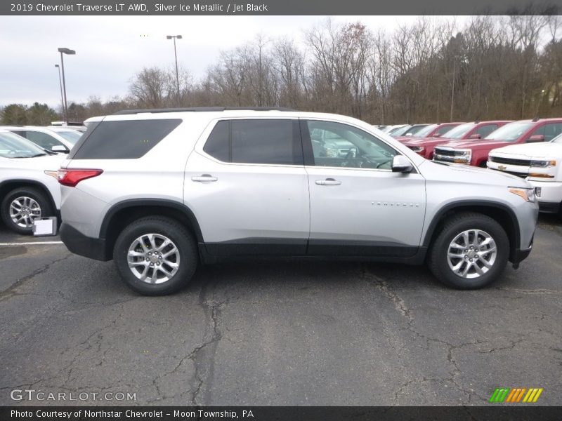 Silver Ice Metallic / Jet Black 2019 Chevrolet Traverse LT AWD