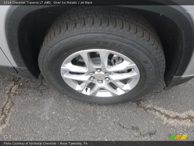 Silver Ice Metallic / Jet Black 2019 Chevrolet Traverse LT AWD