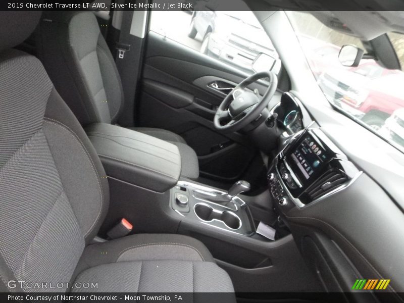 Silver Ice Metallic / Jet Black 2019 Chevrolet Traverse LT AWD