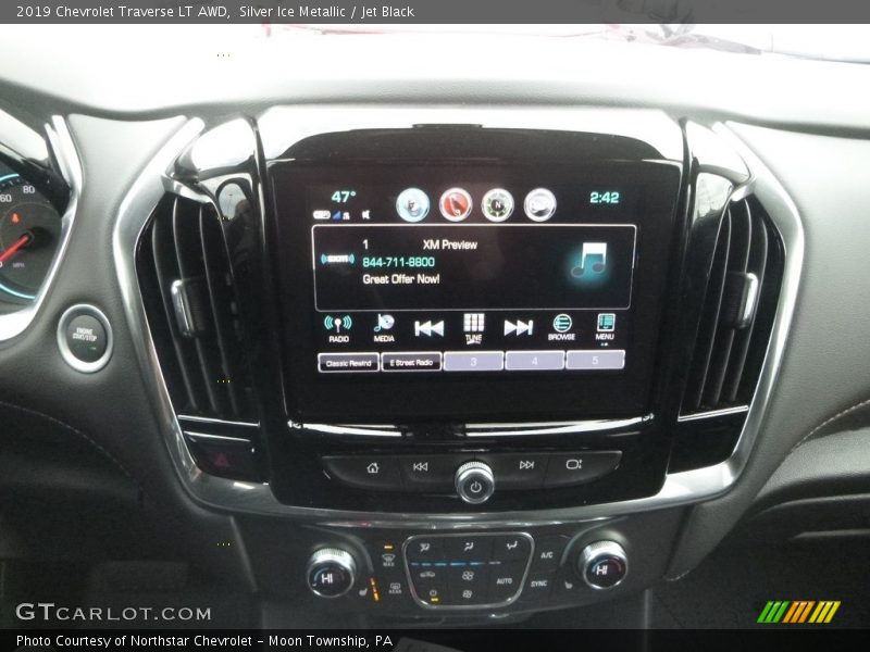 Silver Ice Metallic / Jet Black 2019 Chevrolet Traverse LT AWD