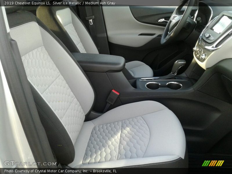 Silver Ice Metallic / Medium Ash Gray 2019 Chevrolet Equinox LS