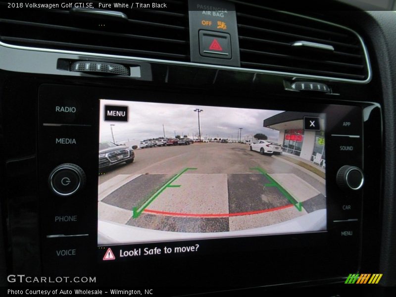 Pure White / Titan Black 2018 Volkswagen Golf GTI SE