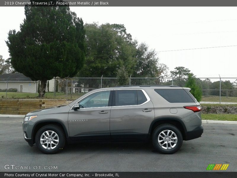 Pepperdust Metallic / Jet Black 2019 Chevrolet Traverse LT
