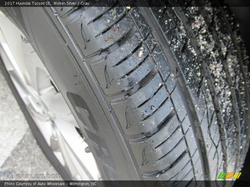 Molten Silver / Gray 2017 Hyundai Tucson SE