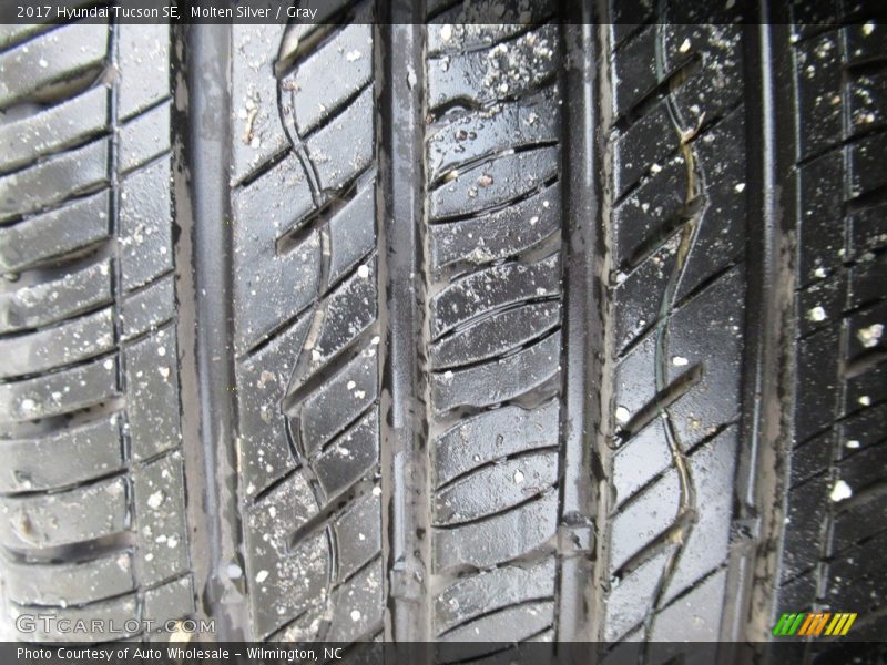 Molten Silver / Gray 2017 Hyundai Tucson SE