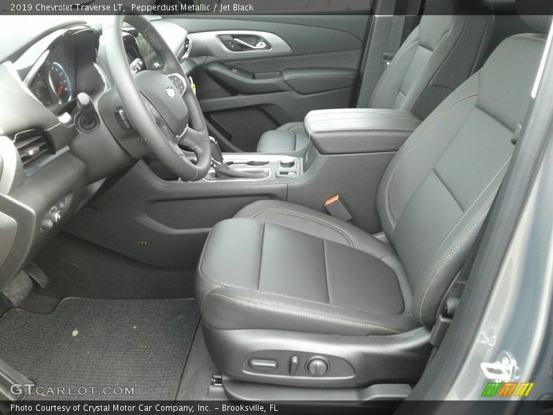 Pepperdust Metallic / Jet Black 2019 Chevrolet Traverse LT