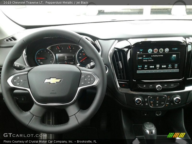 Pepperdust Metallic / Jet Black 2019 Chevrolet Traverse LT