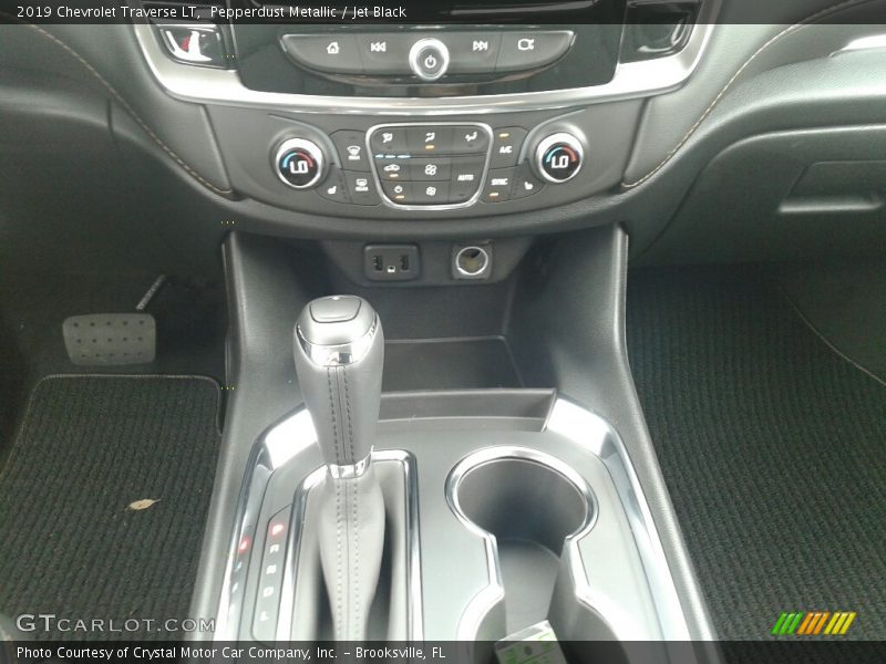 Pepperdust Metallic / Jet Black 2019 Chevrolet Traverse LT