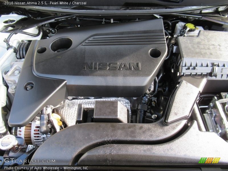 Pearl White / Charcoal 2018 Nissan Altima 2.5 S