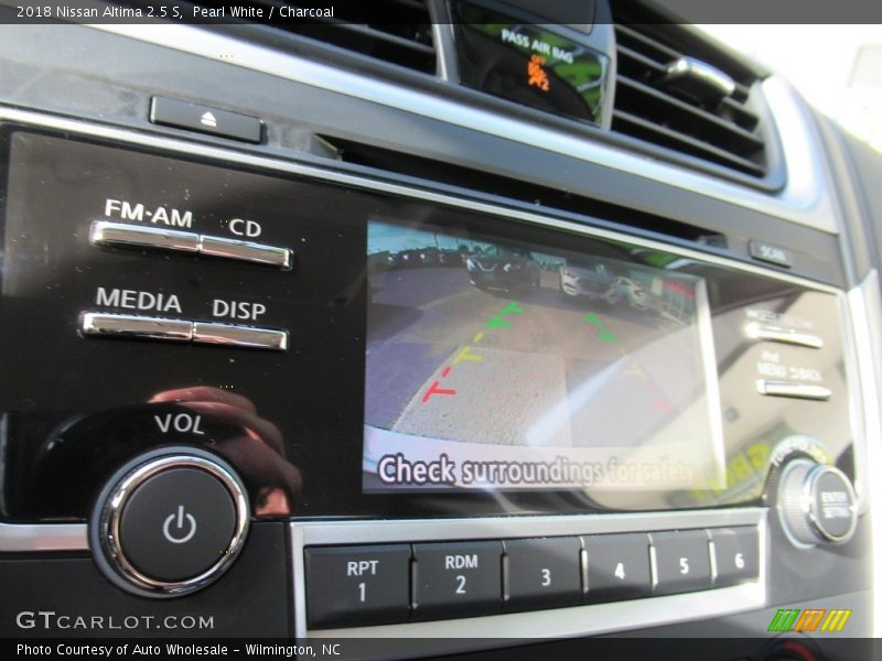 Pearl White / Charcoal 2018 Nissan Altima 2.5 S