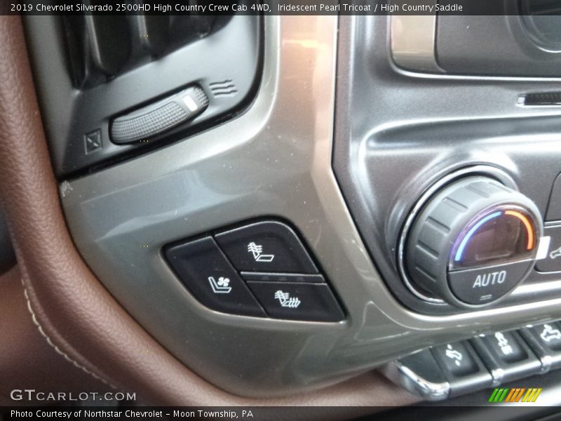 Iridescent Pearl Tricoat / High Country Saddle 2019 Chevrolet Silverado 2500HD High Country Crew Cab 4WD