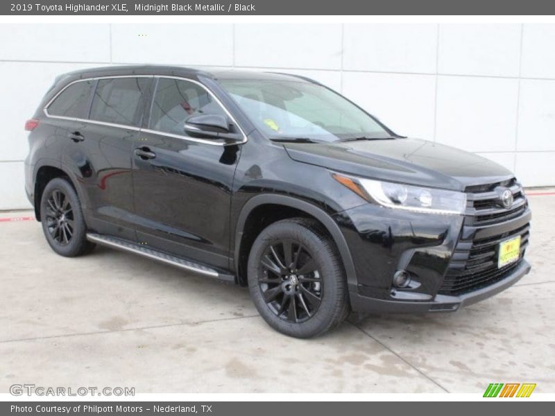 Midnight Black Metallic / Black 2019 Toyota Highlander XLE
