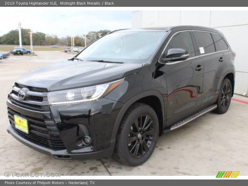 Midnight Black Metallic / Black 2019 Toyota Highlander XLE