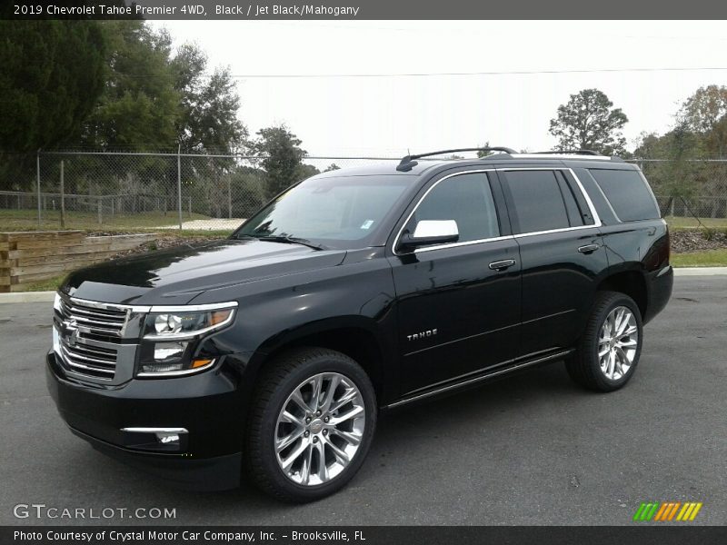 Front 3/4 View of 2019 Tahoe Premier 4WD