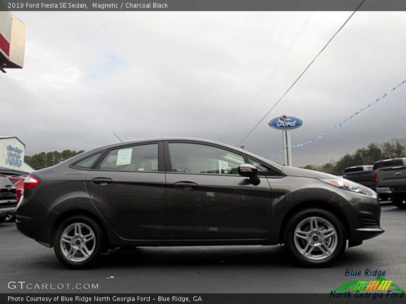 Magnetic / Charcoal Black 2019 Ford Fiesta SE Sedan
