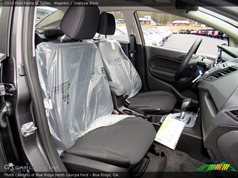 Magnetic / Charcoal Black 2019 Ford Fiesta SE Sedan
