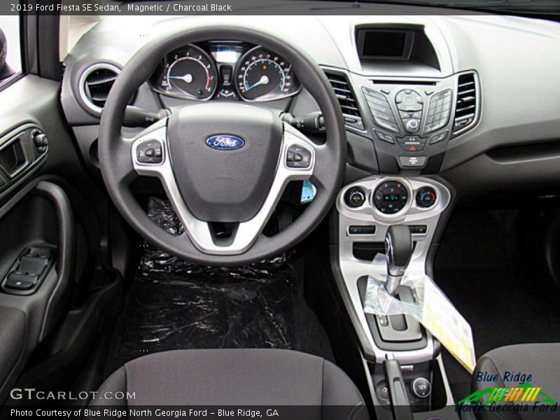 Magnetic / Charcoal Black 2019 Ford Fiesta SE Sedan