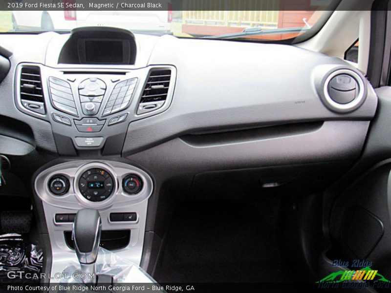 Magnetic / Charcoal Black 2019 Ford Fiesta SE Sedan