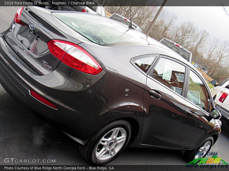 Magnetic / Charcoal Black 2019 Ford Fiesta SE Sedan