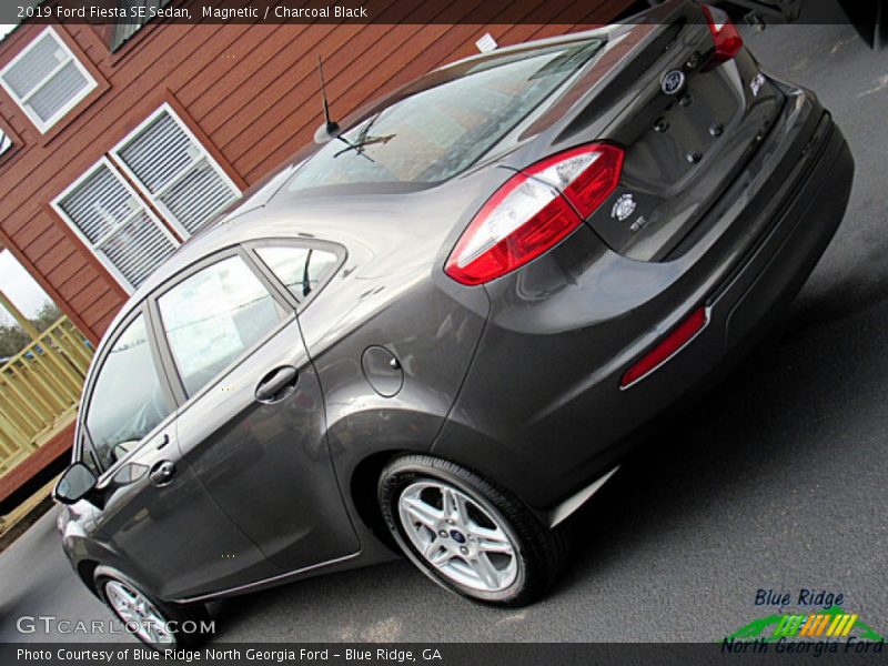 Magnetic / Charcoal Black 2019 Ford Fiesta SE Sedan