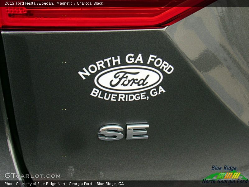 Magnetic / Charcoal Black 2019 Ford Fiesta SE Sedan