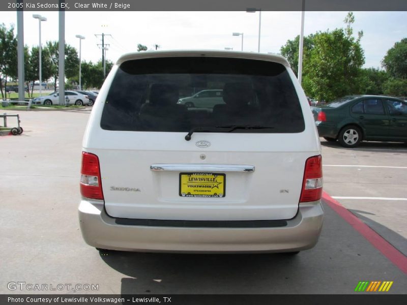 Clear White / Beige 2005 Kia Sedona EX