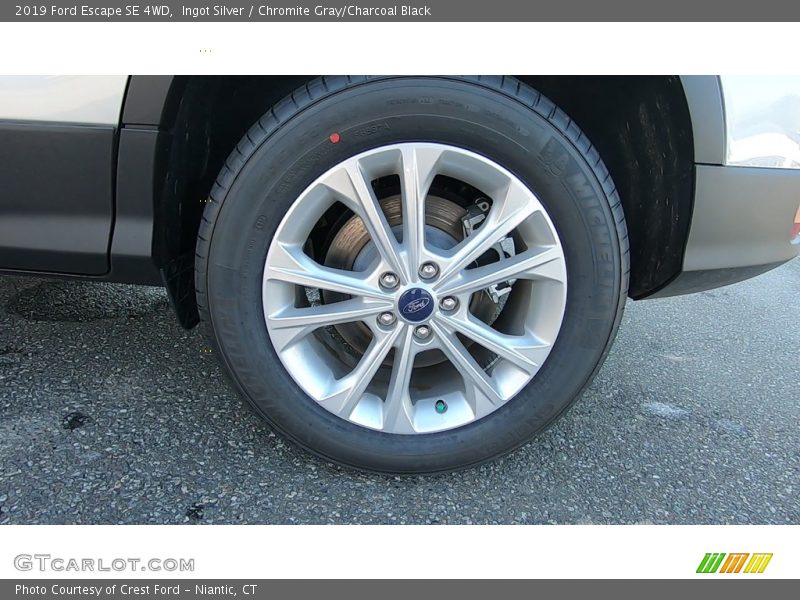 Ingot Silver / Chromite Gray/Charcoal Black 2019 Ford Escape SE 4WD