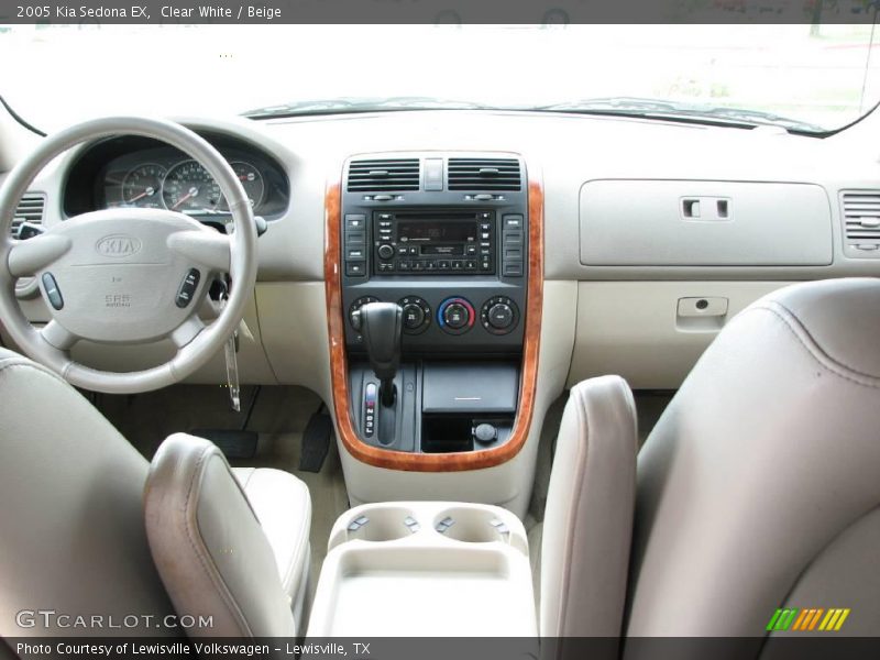 Clear White / Beige 2005 Kia Sedona EX