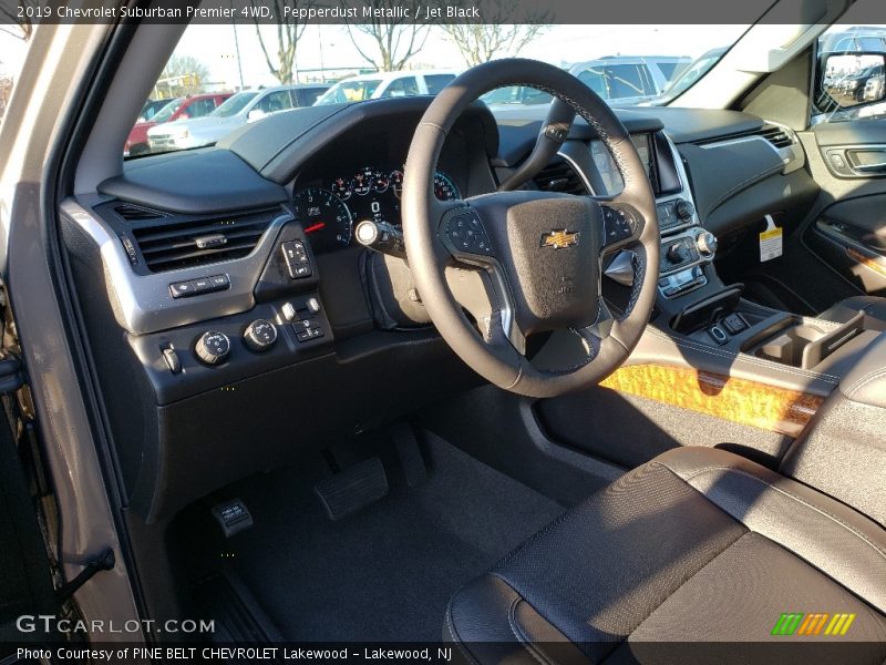 Pepperdust Metallic / Jet Black 2019 Chevrolet Suburban Premier 4WD